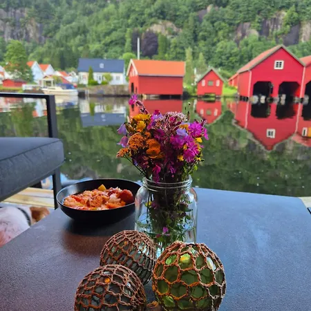 Lejlighed Feda Waterfront Is A Family Friendly By The River And Fjord Kvinesdal