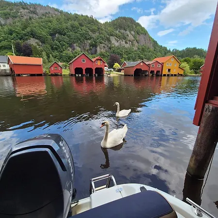 Lejlighed Feda Waterfront Is A Family Friendly By The River And Fjord